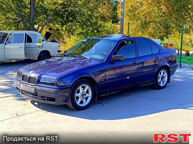 Синий БМВ 3 Серия, объемом двигателя 1.8 л и пробегом 270 тыс. км за 2100 $, фото 2 на Automoto.ua