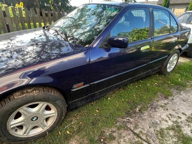 Синій БМВ 3 Серія, об'ємом двигуна 1.6 л та пробігом 340 тис. км за 2600 $, фото 4 на Automoto.ua