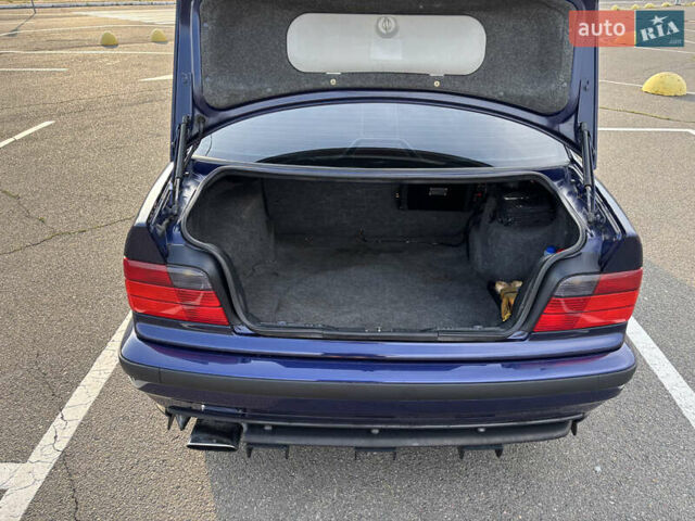 Синий БМВ 3 Серия, объемом двигателя 2 л и пробегом 322 тыс. км за 5000 $, фото 14 на Automoto.ua