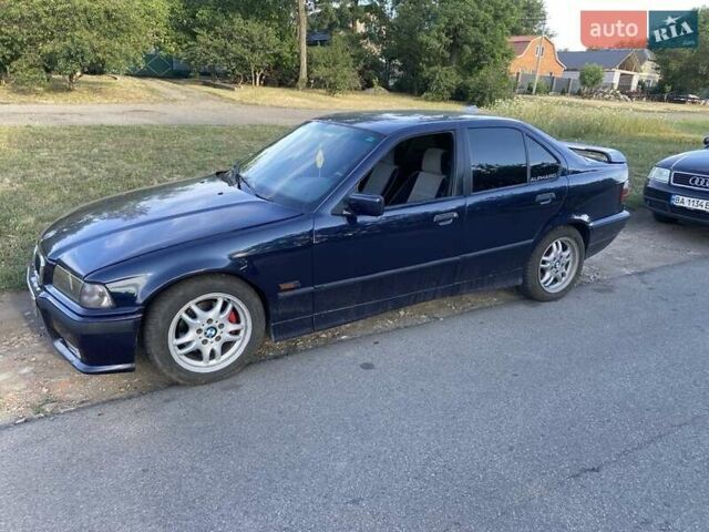 Синій БМВ 3 Серія, об'ємом двигуна 1.8 л та пробігом 300 тис. км за 2800 $, фото 1 на Automoto.ua