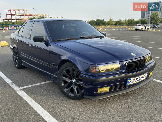 Синий БМВ 3 Серия, объемом двигателя 2 л и пробегом 322 тыс. км за 5000 $, фото 3 на Automoto.ua