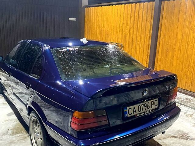 Синий БМВ 3 Серия, объемом двигателя 1.8 л и пробегом 0 тыс. км за 2800 $, фото 3 на Automoto.ua