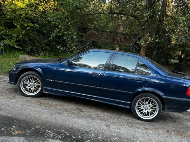 Синий БМВ 3 Серия, объемом двигателя 2 л и пробегом 500 тыс. км за 3600 $, фото 1 на Automoto.ua