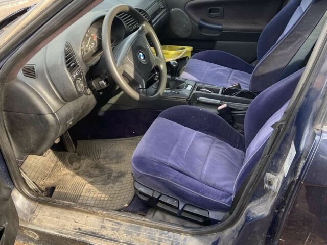 Синий БМВ 3 Серия, объемом двигателя 2 л и пробегом 300 тыс. км за 750 $, фото 3 на Automoto.ua