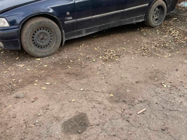 Синий БМВ 3 Серия, объемом двигателя 2 л и пробегом 300 тыс. км за 550 $, фото 1 на Automoto.ua