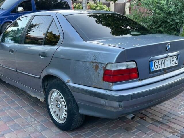 Синий БМВ 3 Серия, объемом двигателя 1.8 л и пробегом 280 тыс. км за 1350 $, фото 2 на Automoto.ua