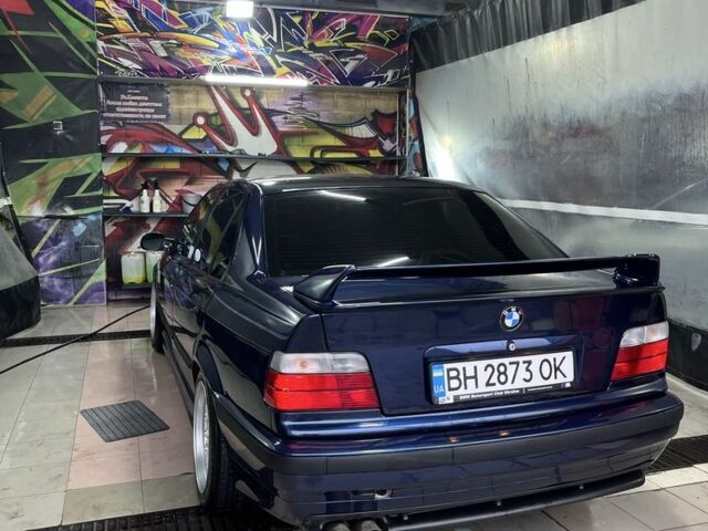 Синий БМВ 3 Серия, объемом двигателя 2 л и пробегом 420 тыс. км за 6000 $, фото 3 на Automoto.ua