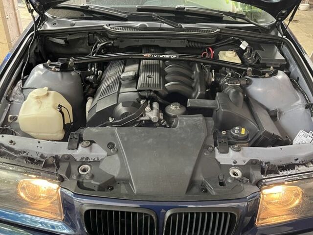 Синий БМВ 3 Серия, объемом двигателя 2 л и пробегом 420 тыс. км за 6000 $, фото 7 на Automoto.ua