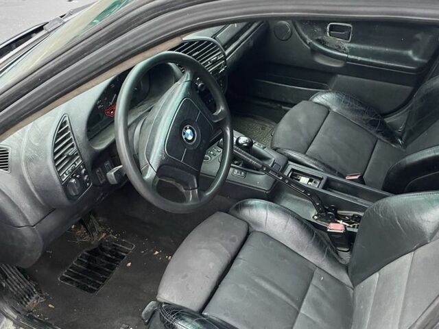 Синий БМВ 3 Серия, объемом двигателя 2.5 л и пробегом 250 тыс. км за 3200 $, фото 5 на Automoto.ua