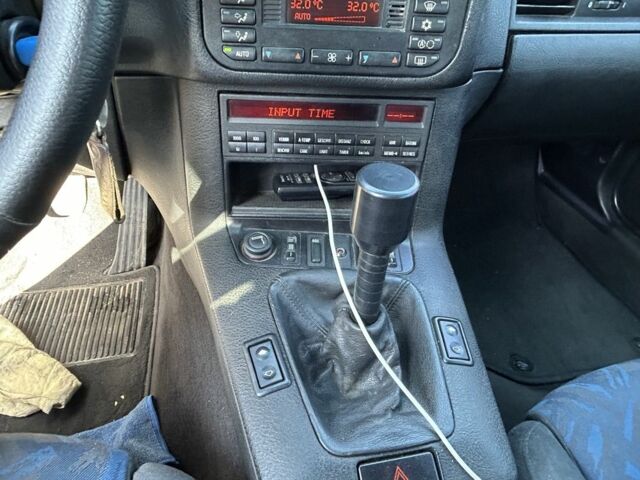 Синий БМВ 3 Серия, объемом двигателя 2.8 л и пробегом 30 тыс. км за 8200 $, фото 13 на Automoto.ua