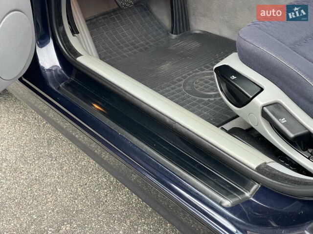 Синий БМВ 3 Серия, объемом двигателя 1.9 л и пробегом 320 тыс. км за 4700 $, фото 51 на Automoto.ua
