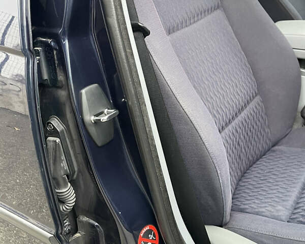 Синий БМВ 3 Серия, объемом двигателя 1.9 л и пробегом 320 тыс. км за 4700 $, фото 81 на Automoto.ua