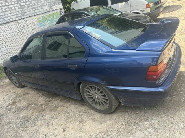 Синій БМВ 3 Серія, об'ємом двигуна 2.5 л та пробігом 211 тис. км за 2200 $, фото 2 на Automoto.ua