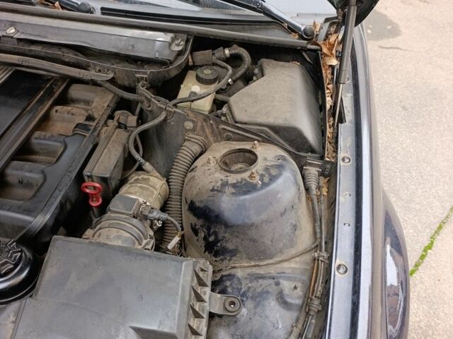 Синий БМВ 3 Серия, объемом двигателя 2.5 л и пробегом 323 тыс. км за 3000 $, фото 6 на Automoto.ua