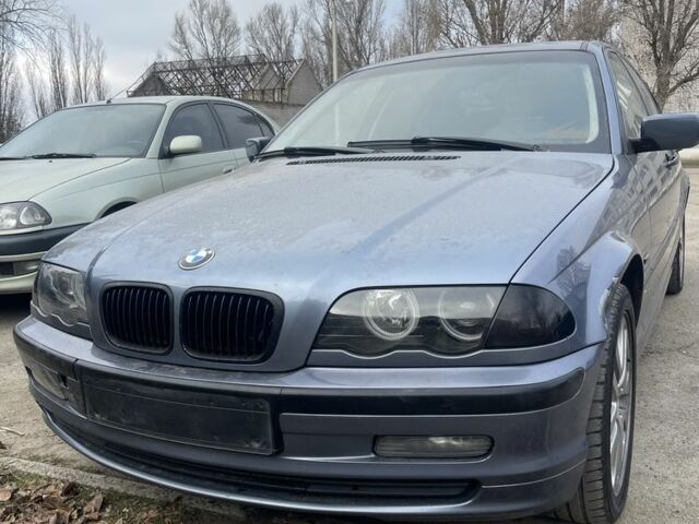 Синий БМВ 3 Серия, объемом двигателя 1.9 л и пробегом 220 тыс. км за 2400 $, фото 5 на Automoto.ua