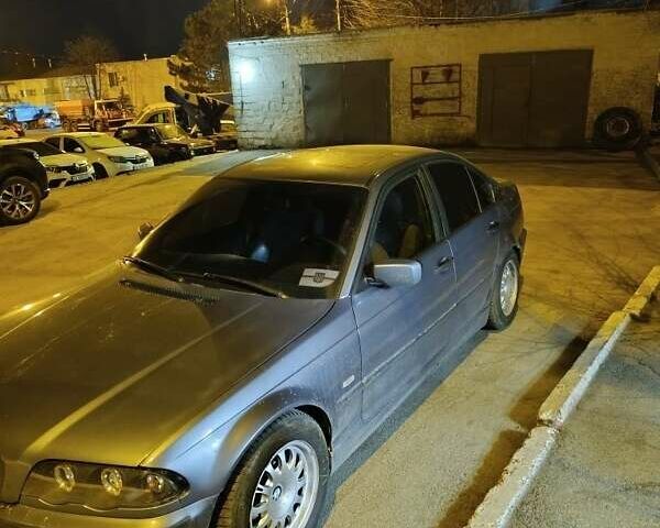 Синий БМВ 3 Серия, объемом двигателя 1.9 л и пробегом 300 тыс. км за 4300 $, фото 1 на Automoto.ua