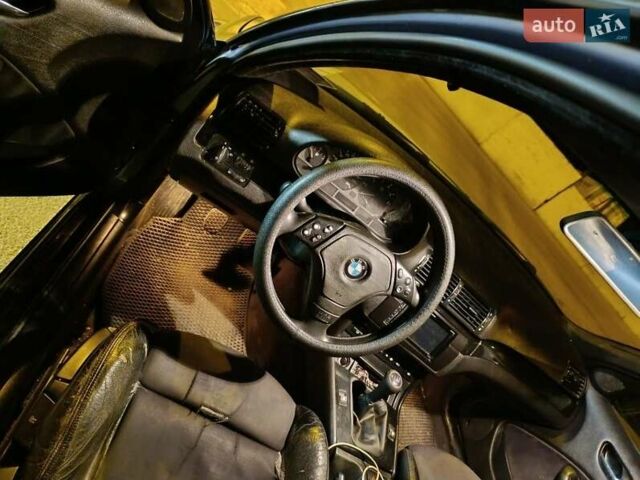 Синий БМВ 3 Серия, объемом двигателя 1.9 л и пробегом 300 тыс. км за 4300 $, фото 5 на Automoto.ua