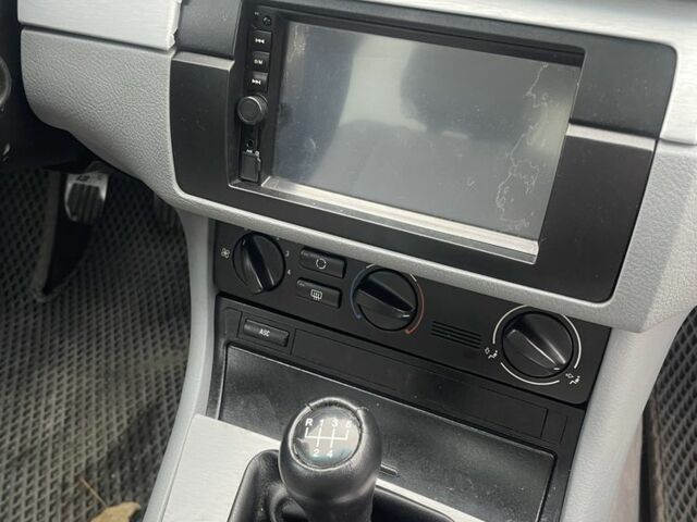 Синий БМВ 3 Серия, объемом двигателя 1.9 л и пробегом 220 тыс. км за 2400 $, фото 8 на Automoto.ua