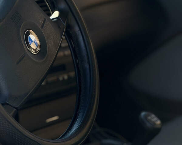 Синій БМВ 3 Серія, об'ємом двигуна 1.95 л та пробігом 340 тис. км за 2999 $, фото 13 на Automoto.ua