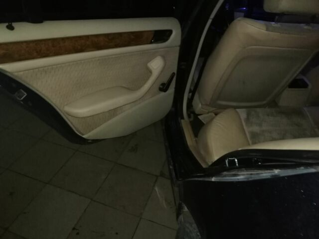 Синій БМВ 3 Серія, об'ємом двигуна 2 л та пробігом 500 тис. км за 800 $, фото 5 на Automoto.ua