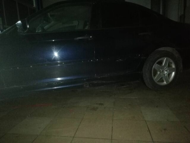 Синій БМВ 3 Серія, об'ємом двигуна 2 л та пробігом 500 тис. км за 800 $, фото 1 на Automoto.ua