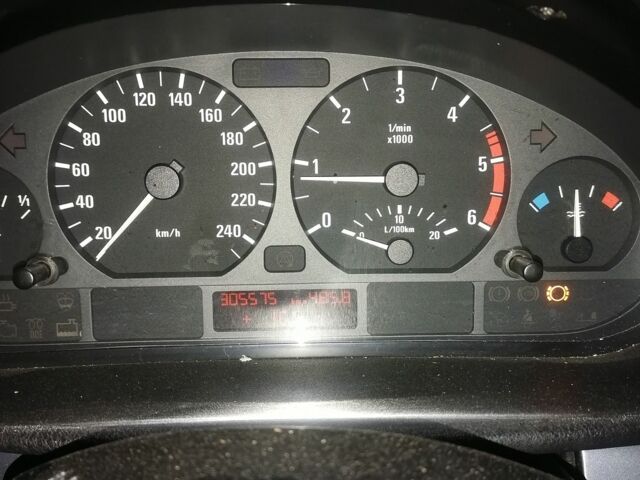 Синій БМВ 3 Серія, об'ємом двигуна 2 л та пробігом 300 тис. км за 5000 $, фото 8 на Automoto.ua