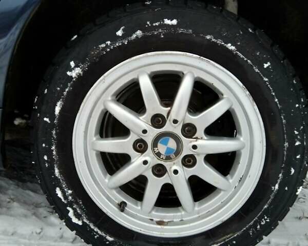 Синий БМВ 3 Серия, объемом двигателя 1.9 л и пробегом 290 тыс. км за 4600 $, фото 2 на Automoto.ua