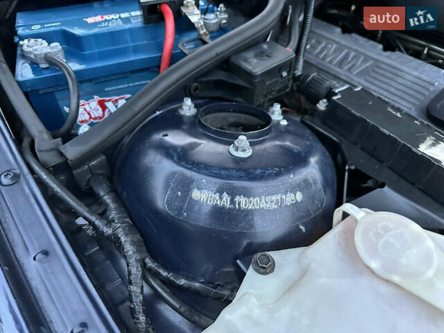 Синій БМВ 3 Серія, об'ємом двигуна 1.9 л та пробігом 300 тис. км за 3750 $, фото 25 на Automoto.ua