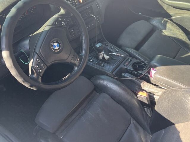 Синий БМВ 3 Серия, объемом двигателя 3 л и пробегом 415 тыс. км за 4750 $, фото 16 на Automoto.ua