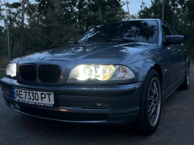 Синий БМВ 3 Серия, объемом двигателя 3 л и пробегом 415 тыс. км за 4750 $, фото 3 на Automoto.ua