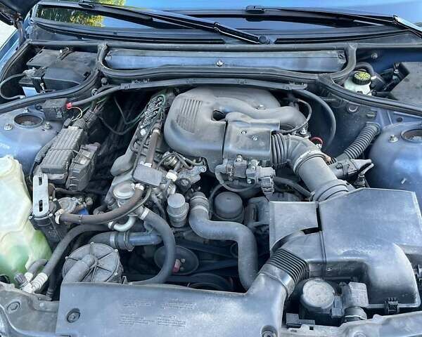 Синій БМВ 3 Серія, об'ємом двигуна 1.9 л та пробігом 300 тис. км за 5000 $, фото 16 на Automoto.ua