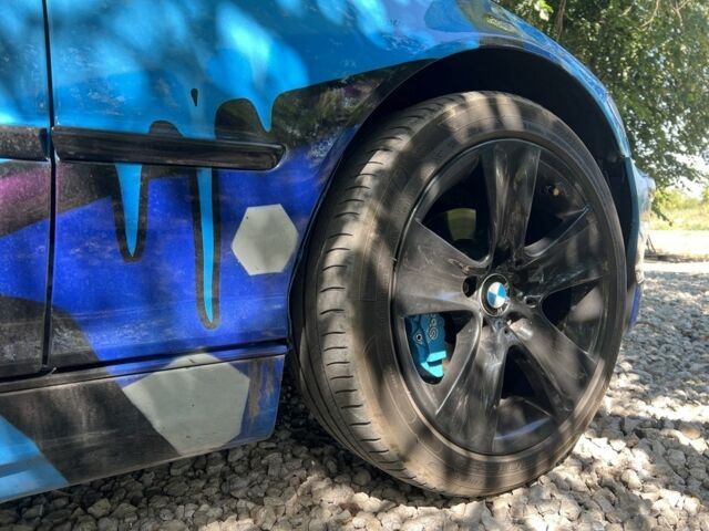 Синий БМВ 3 Серия, объемом двигателя 2 л и пробегом 359 тыс. км за 6700 $, фото 15 на Automoto.ua