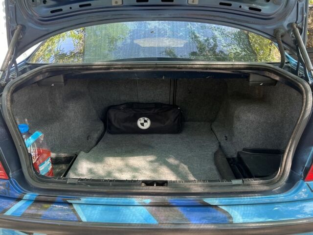 Синий БМВ 3 Серия, объемом двигателя 2 л и пробегом 359 тыс. км за 6700 $, фото 10 на Automoto.ua