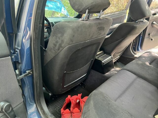 Синий БМВ 3 Серия, объемом двигателя 2 л и пробегом 359 тыс. км за 6700 $, фото 7 на Automoto.ua