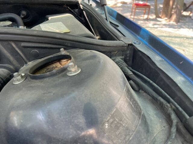 Синий БМВ 3 Серия, объемом двигателя 2 л и пробегом 359 тыс. км за 6700 $, фото 17 на Automoto.ua