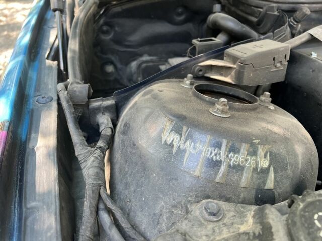 Синий БМВ 3 Серия, объемом двигателя 2 л и пробегом 359 тыс. км за 6700 $, фото 16 на Automoto.ua