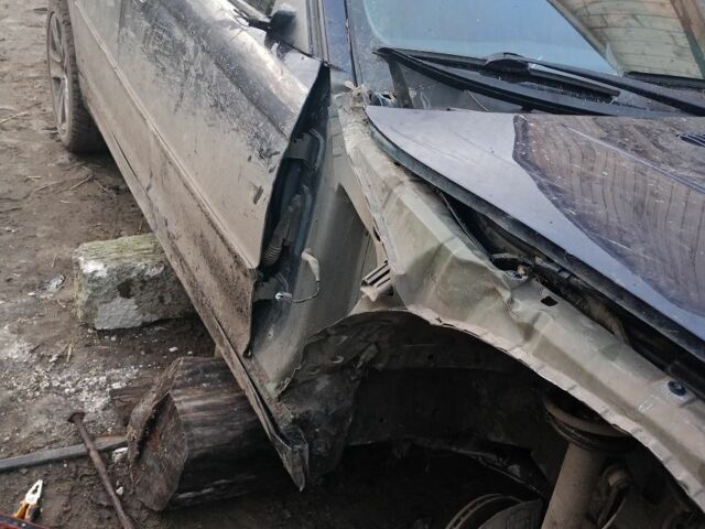 Синій БМВ 3 Серія, об'ємом двигуна 2 л та пробігом 350 тис. км за 2000 $, фото 1 на Automoto.ua