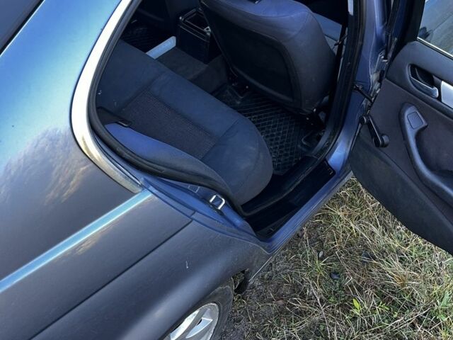 Синій БМВ 3 Серія, об'ємом двигуна 2 л та пробігом 400 тис. км за 1900 $, фото 10 на Automoto.ua