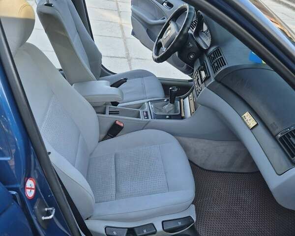 Синий БМВ 3 Серия, объемом двигателя 2 л и пробегом 310 тыс. км за 5500 $, фото 9 на Automoto.ua