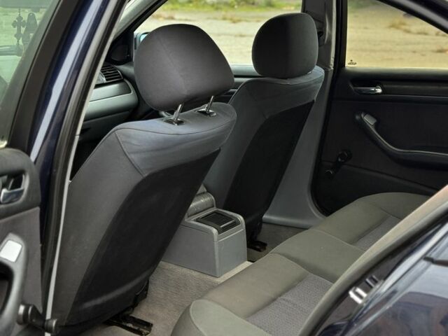 Синій БМВ 3 Серія, об'ємом двигуна 2 л та пробігом 320 тис. км за 4750 $, фото 10 на Automoto.ua