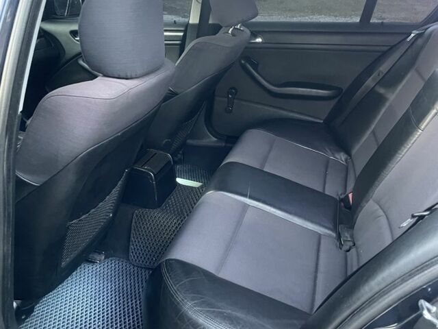 Синий БМВ 3 Серия, объемом двигателя 2 л и пробегом 390 тыс. км за 5700 $, фото 10 на Automoto.ua