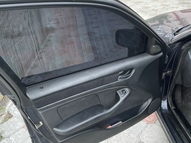 Синий БМВ 3 Серия, объемом двигателя 2 л и пробегом 390 тыс. км за 5700 $, фото 12 на Automoto.ua