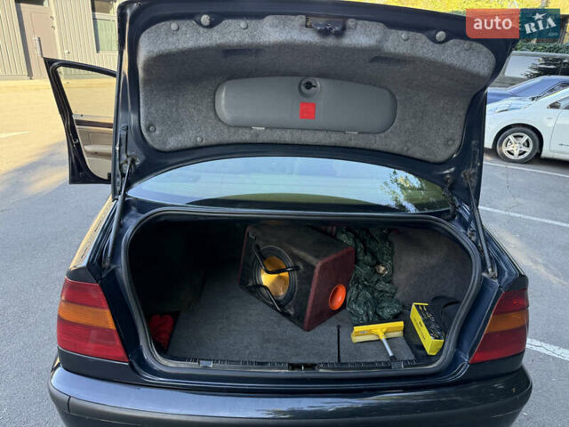Синий БМВ 3 Серия, объемом двигателя 2 л и пробегом 385 тыс. км за 5650 $, фото 34 на Automoto.ua