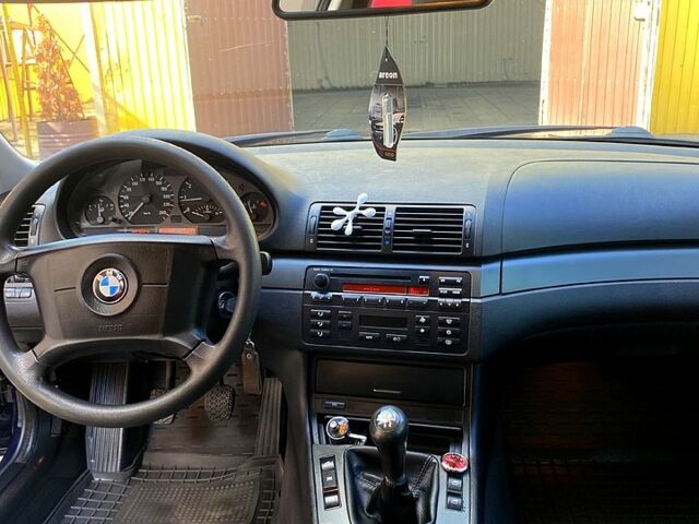 Синий БМВ 3 Серия, объемом двигателя 2 л и пробегом 266 тыс. км за 5000 $, фото 9 на Automoto.ua