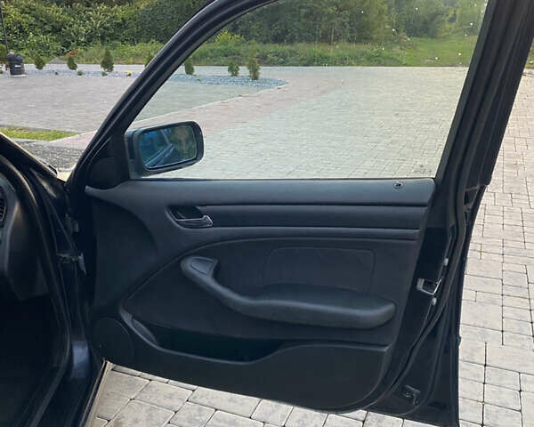 Синий БМВ 3 Серия, объемом двигателя 0 л и пробегом 305 тыс. км за 2650 $, фото 10 на Automoto.ua