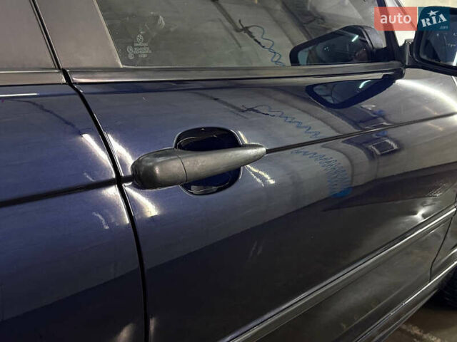 Синій БМВ 3 Серія, об'ємом двигуна 2 л та пробігом 300 тис. км за 6999 $, фото 13 на Automoto.ua