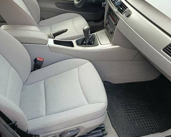 Синий БМВ 3 Серия, объемом двигателя 2 л и пробегом 230 тыс. км за 6700 $, фото 9 на Automoto.ua