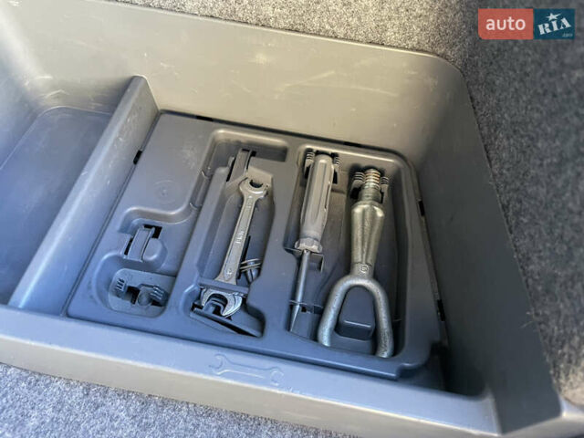 Синій БМВ 3 Серія, об'ємом двигуна 2 л та пробігом 187 тис. км за 6500 $, фото 42 на Automoto.ua