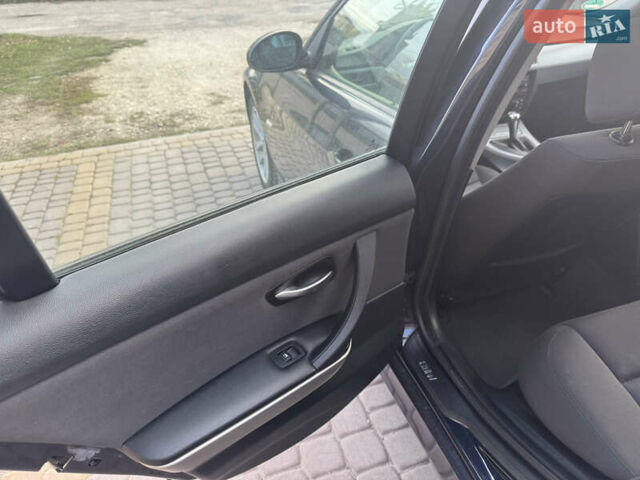 Синій БМВ 3 Серія, об'ємом двигуна 2 л та пробігом 240 тис. км за 7000 $, фото 28 на Automoto.ua