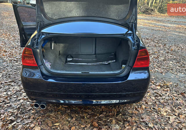 Синий БМВ 3 Серия, объемом двигателя 2.99 л и пробегом 304 тыс. км за 12500 $, фото 7 на Automoto.ua